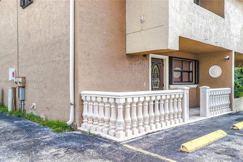 Copropriété à vendre à Hialeah, Floride: 3 chambres, 109.81 m2 № 1331604 - photo 5