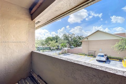 Copropriété à vendre à Hialeah, Floride: 3 chambres, 109.81 m2 № 1331604 - photo 24