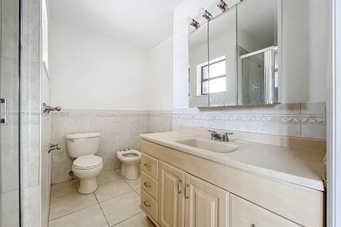 Condo in Hialeah, Florida, 3 bedrooms  № 1331604 - photo 26