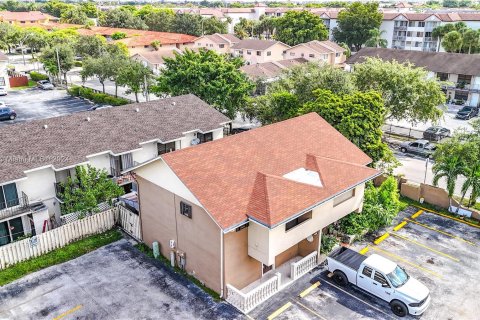 Copropriété à vendre à Hialeah, Floride: 3 chambres, 109.81 m2 № 1331604 - photo 3