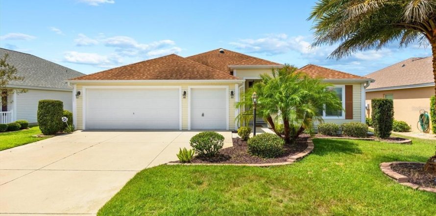 House in The Villages, Florida 3 bedrooms, 185.62 sq.m. № 1343897