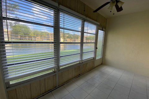 Copropriété à vendre à Tamarac, Floride: 1 chambre, 61.32 m2 № 1360399 - photo 15