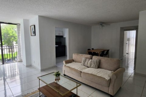 Copropriété à vendre à Sunny Isles Beach, Floride: 2 chambres, 83.05 m2 № 1360400 - photo 1