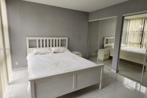 Copropriété à vendre à Sunny Isles Beach, Floride: 2 chambres, 83.05 m2 № 1360400 - photo 11