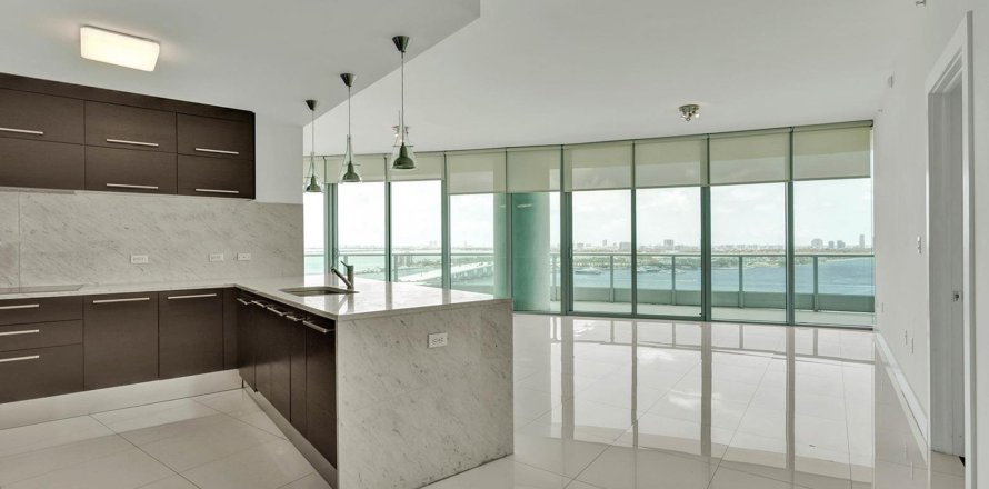 Apartment in 900 BISCAYNE BAY in Miami, Florida 3 bedrooms, 199 sq.m. № 39765