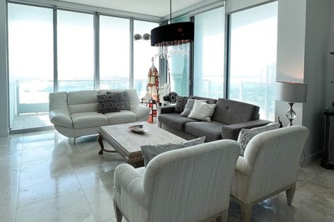 Apartment in 900 BISCAYNE BAY in Miami, Florida 3 bedrooms, 157 sq.m. № 39763 - photo 3
