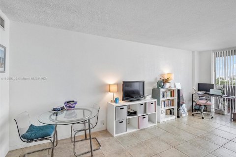 Copropriété à vendre à Miami Beach, Floride: 50.17 m2 № 1345027 - photo 16