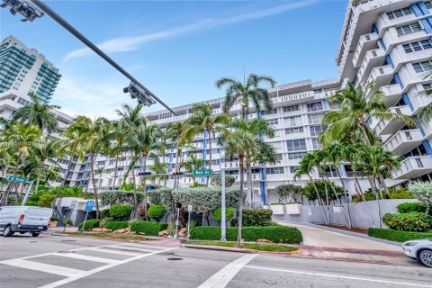 Copropriété à vendre à Miami Beach, Floride: 50.17 m2 № 1345027 - photo 2