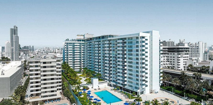 Estudio en el Condominio en Miami Beach, Florida  № 1345029