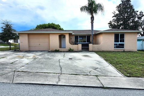 House in Port Richey, Florida 3 bedrooms, 150.69 sq.m. № 1374166 - photo 1