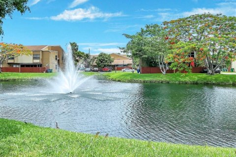 Condo in Miramar, Florida, 2 bedrooms  № 1178929 - photo 19