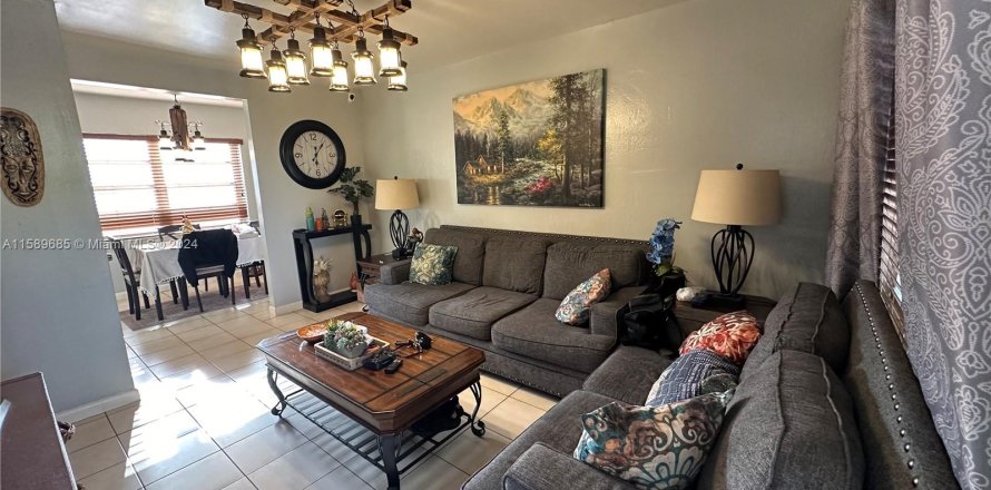 Condo in Hialeah, Florida, 1 bedroom  № 1178987