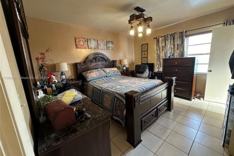 Condo in Hialeah, Florida, 1 bedroom  № 1178987 - photo 7