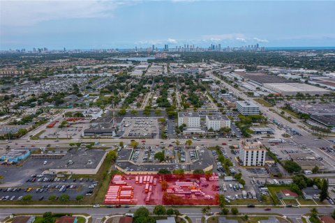 Immobilier commercial à vendre à Miami Gardens, Floride № 784350 - photo 1
