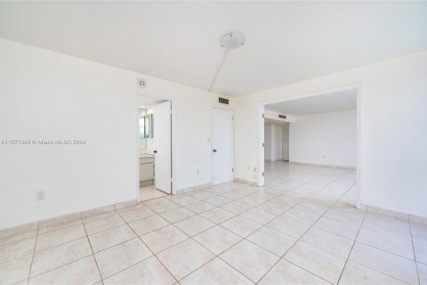 Copropriété à vendre à Coral Gables, Floride: 2 chambres, 132.2 m2 № 1153515 - photo 16