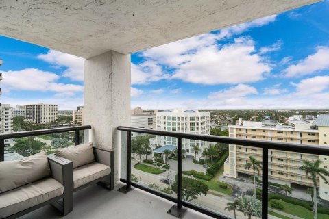 Condo in Highland Beach, Florida, 3 bedrooms  № 1132716 - photo 1