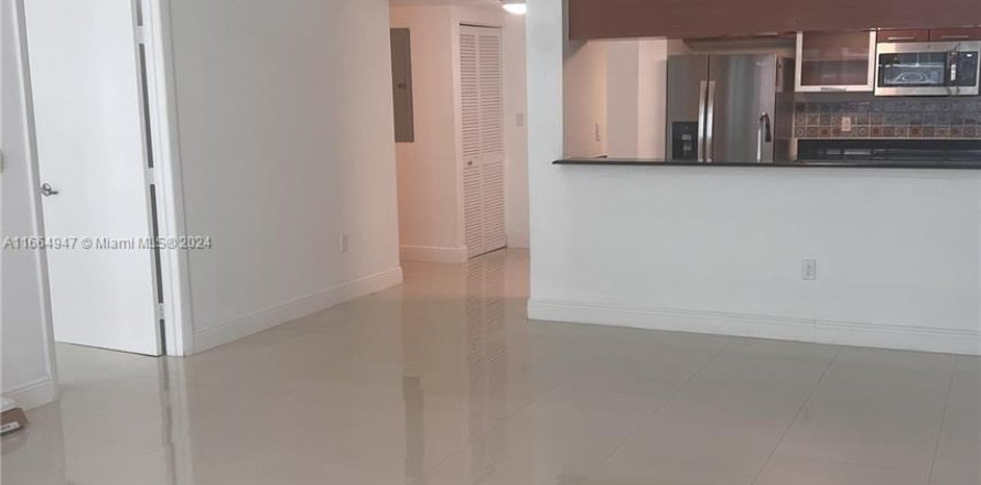 Condo in Miami, Florida, 2 bedrooms  № 1377269