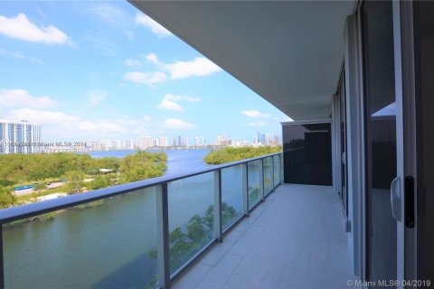 Condominio en alquiler en North Miami Beach, Florida, 1 dormitorio, 87.05 m2 № 1377268 - foto 2