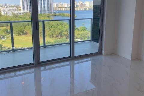 Condominio en alquiler en North Miami Beach, Florida, 1 dormitorio, 87.05 m2 № 1377268 - foto 3