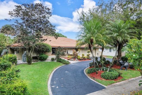 Villa ou maison à vendre à Hollywood, Floride: 3 chambres, 252.51 m2 № 779838 - photo 3