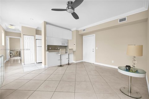 Condo in Miami Beach, Florida, 2 bedrooms  № 1412124 - photo 4