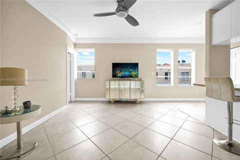 Condo in Miami Beach, Florida, 2 bedrooms  № 1412124 - photo 2