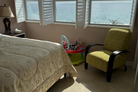 Condo in Hallandale Beach, Florida, 2 bedrooms  № 1174620 - photo 11