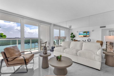 Condominio en venta en Sunny Isles Beach, Florida, 2 dormitorios, 126.07 m2 № 1281559 - foto 5