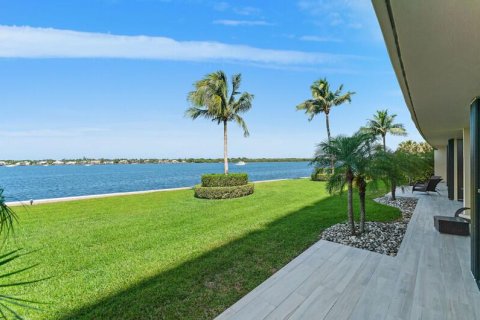 Condo in North Palm Beach, Florida, 4 bedrooms  № 1174673 - photo 9