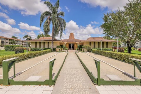 Condo in Lauderdale Lakes, Florida, 2 bedrooms  № 1081676 - photo 13