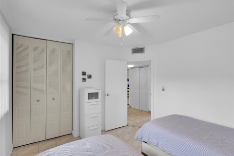 Copropriété à vendre à Lauderdale Lakes, Floride: 2 chambres, 87.7 m2 № 1081676 - photo 17