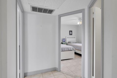 Copropriété à vendre à Lauderdale Lakes, Floride: 2 chambres, 87.7 m2 № 1081676 - photo 18