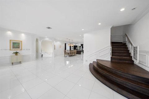 Townhouse in Aventura, Florida 4 bedrooms, 399.48 sq.m. № 1428083 - photo 27