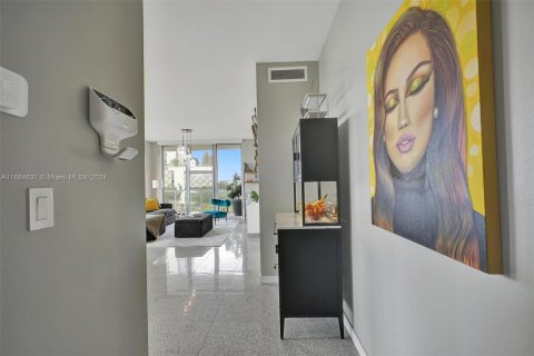 Condominio en venta en Miami, Florida, 1 dormitorio, 84.17 m2 № 1428085 - foto 2