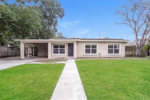 House in Lakeland, Florida 3 bedrooms, 189.8 sq.m. № 1389488 - photo 1