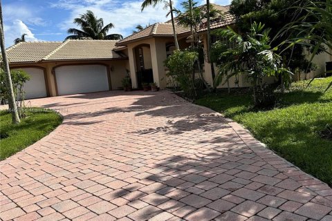 Casa en venta en Plantation, Florida, 6 dormitorios, 396.69 m2 № 1328978 - foto 2