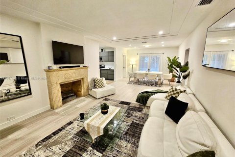 Casa en venta en Miami, Florida, 3 dormitorios, 153.47 m2 № 1330103 - foto 9