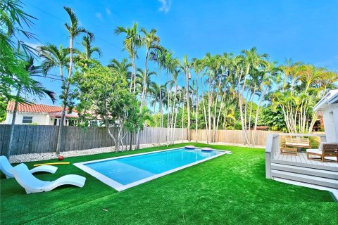 Casa en venta en Miami, Florida, 3 dormitorios, 153.47 m2 № 1330103 - foto 1