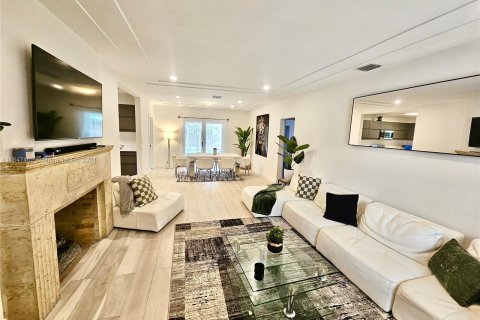 Casa en venta en Miami, Florida, 3 dormitorios, 153.47 m2 № 1330103 - foto 13