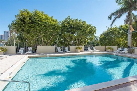 Condo in Fort Lauderdale, Florida, 1 bedroom  № 1152147 - photo 1