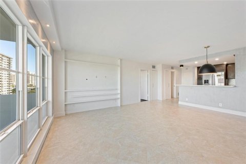 Condominio en venta en Fort Lauderdale, Florida, 1 dormitorio, 78.13 m2 № 1152147 - foto 12