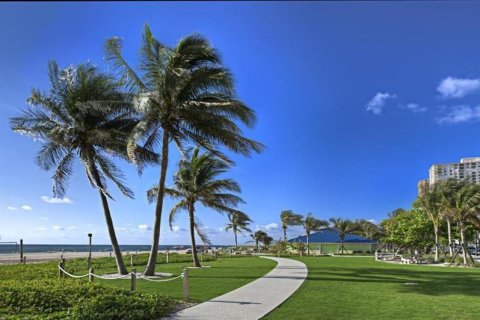 Condominio en venta en Pompano Beach, Florida, 1 dormitorio, 60.39 m2 № 1168589 - foto 1