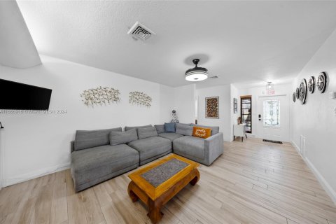 Casa en venta en Hollywood, Florida, 2 dormitorios, 117.43 m2 № 1381697 - foto 10