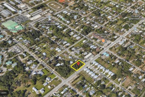 Commercial property in Port Salerno, Florida № 1381696 - photo 3