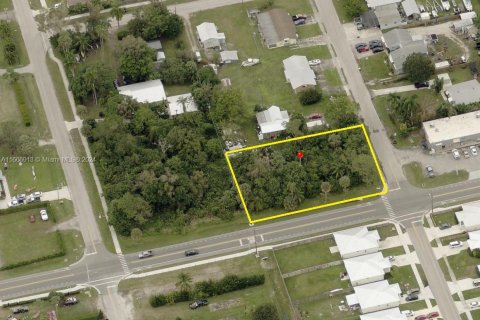 Commercial property in Port Salerno, Florida № 1381696 - photo 2