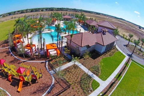 Casa en venta en Davenport, Florida, 6 dormitorios, 295.06 m2 № 1082114 - foto 7