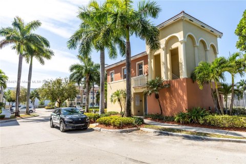 Condominio en venta en Doral, Florida, 3 dormitorios, 139.63 m2 № 1081313 - foto 6