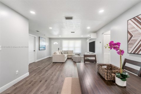 Casa en venta en Dania Beach, Florida, 4 dormitorios, 147.16 m2 № 944920 - foto 7