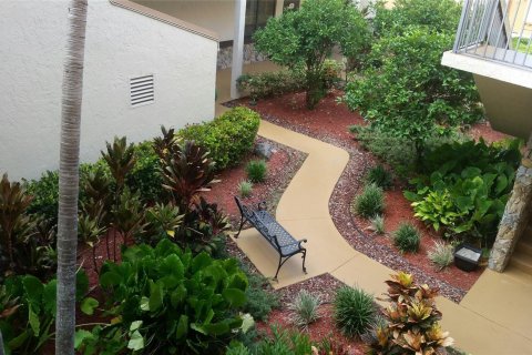 Купить коммерческую недвижимость в Корал-Спрингс, Флорида № 1154592 - фото 1