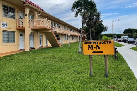 Купить кондоминиум в Майами-Гарденс, Флорида 2 спальни, 94.02м2, № 562862 - фото 1